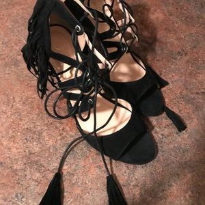 ❗️PRICE DROP❗️Fringe Sandals